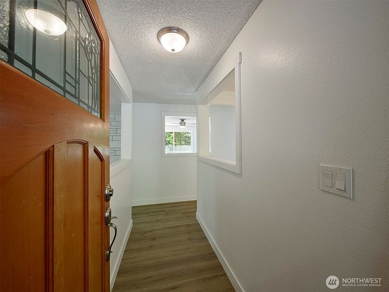 2nd image of 209 Sunset Drive