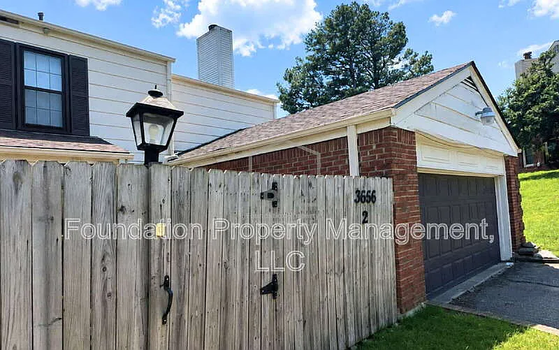 3656 Haughton Ln #2