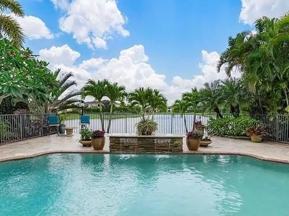 8172 Canopy Ter, Pompano Beach, FL 33076