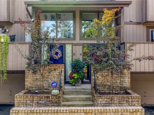2675 Warrensville Center Rd APT 4, Shaker Heights, OH 44122