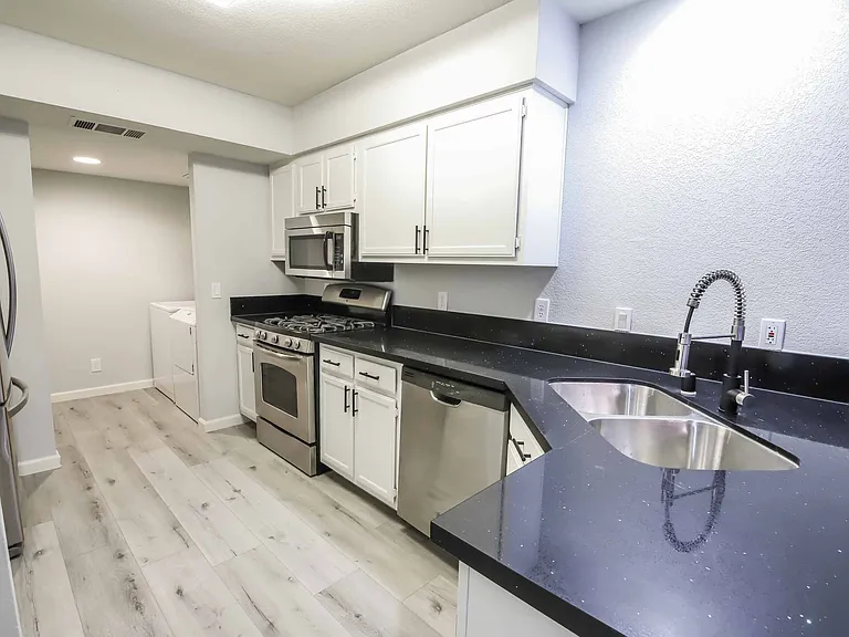 2840 Floral Peak Dr — Photo 9