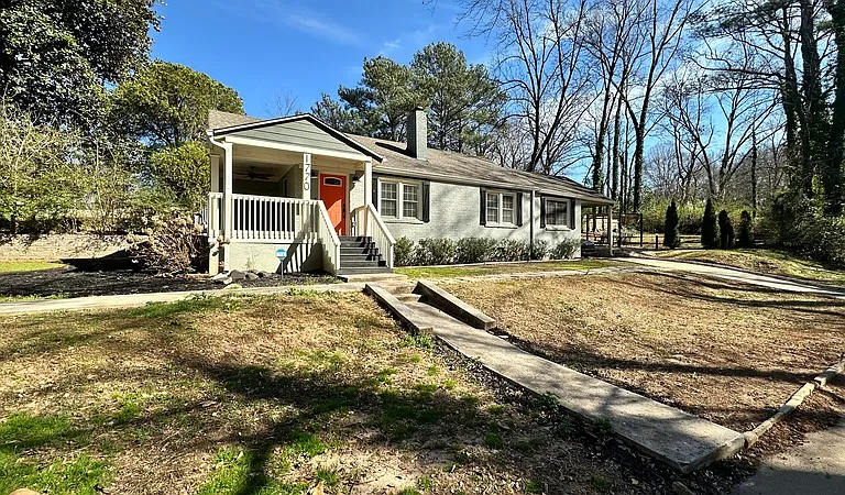 1770 Springview Rd NW — Photo 2