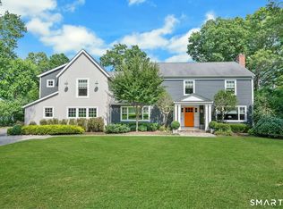 129 Emery Dr E, Stamford, CT 06902
