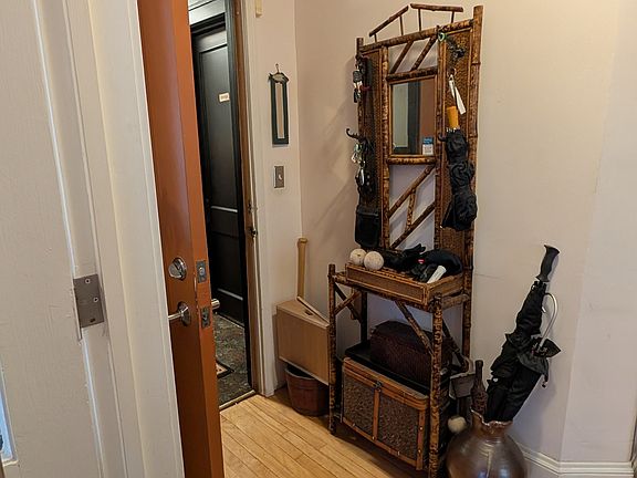 3rd image of 2556 Lyndale Ave S #5