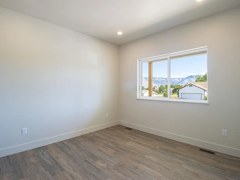 577 Ponderosa Cir — Photo 13