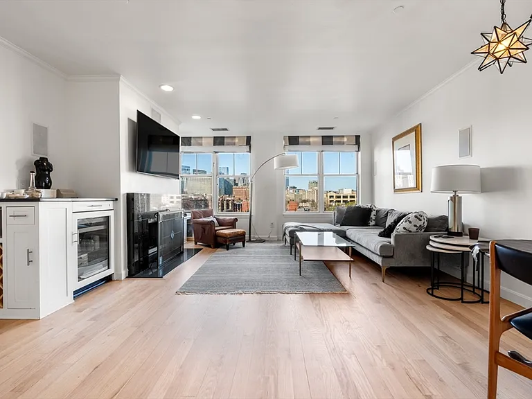 75 Clarendon St #604 — Photo 3