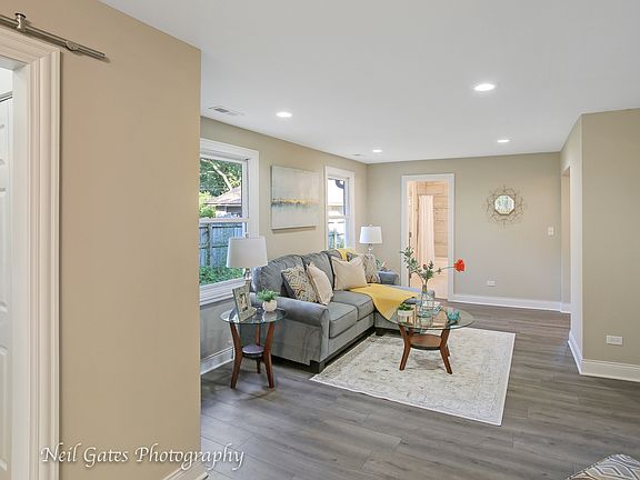 4th image of 26301 N Oak Ave