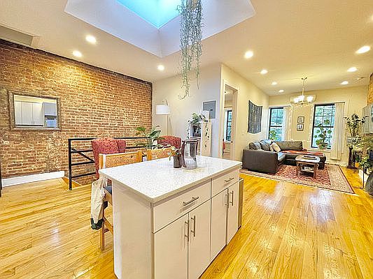 1st image of 426 Rogers Ave APT 3