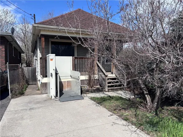 19 Benson Ave, Hamilton, ON L8H 3M8