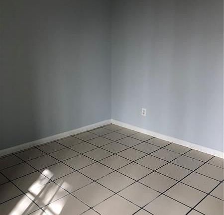 5th image of 1021 NE 2nd St #3