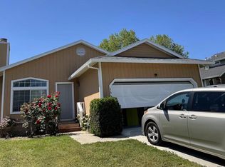 186 Creekside Cir, Sacramento, CA 95823