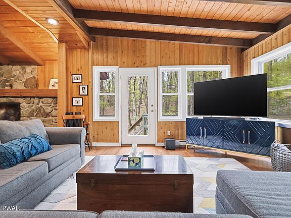5th image of 801 Canoe Brook Ct W