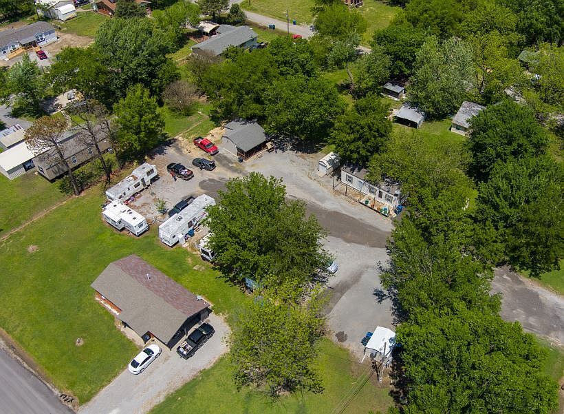 1st image of 909 S Jackson St