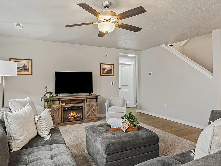 3882 E Berwick Dr — Photo 18