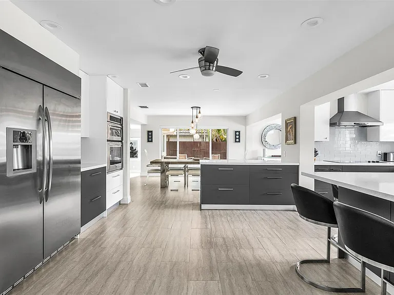 39 Castle Harbor Isle Dr — Photo 13