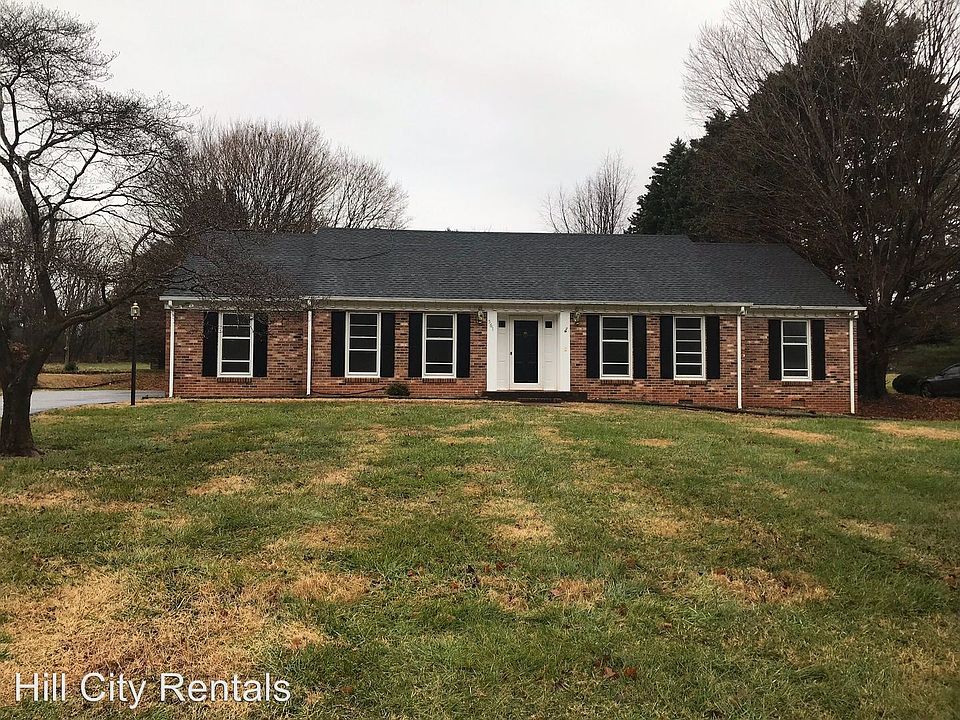 1st image of 561 Poplar Forest Dr