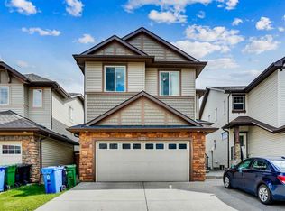 272 N Skyview Shores Mnr NE, Calgary, AB T3N 0H8