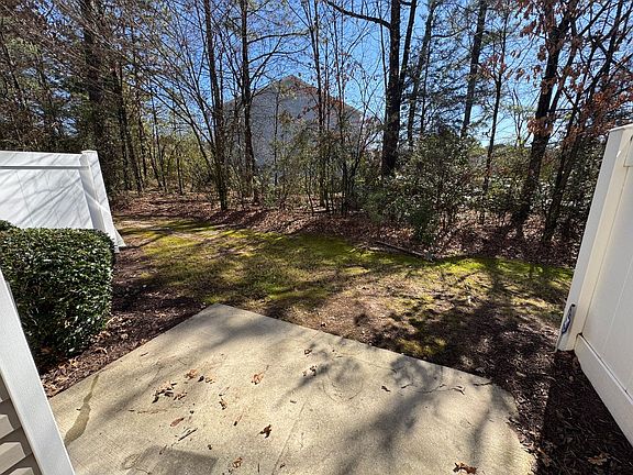 5th image of 16 Sharpstone Ln