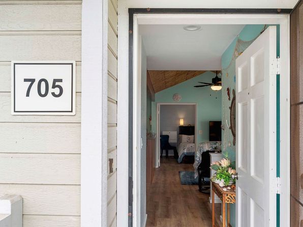 68-3883 Lua Kula St APT 705