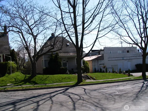 2608 James Street, Bellingham, WA 98225