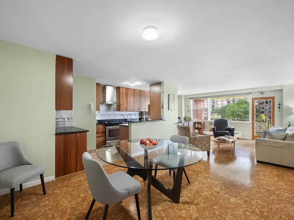 5700 Arlington Avenue image 2 of 18