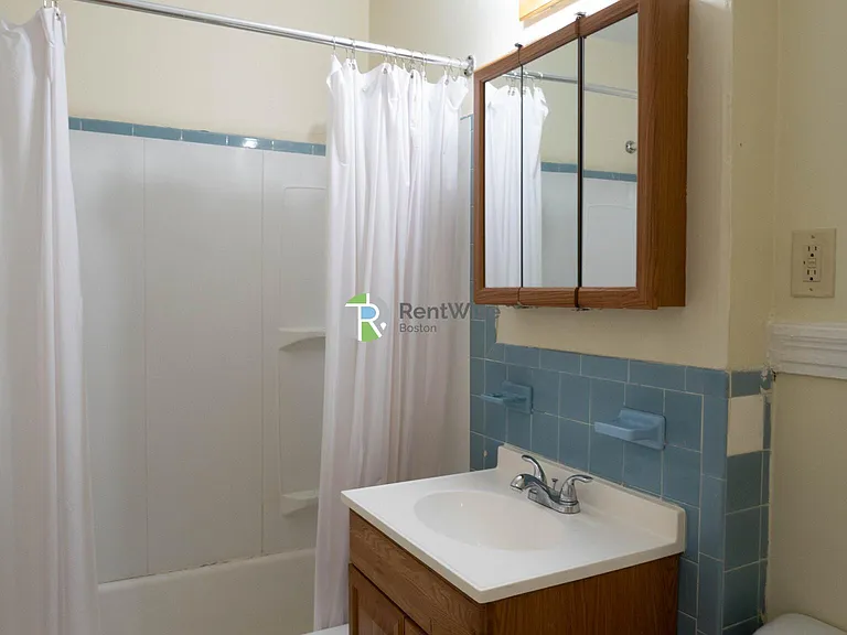 1120-1126 Commonwealth Ave — Photo 13