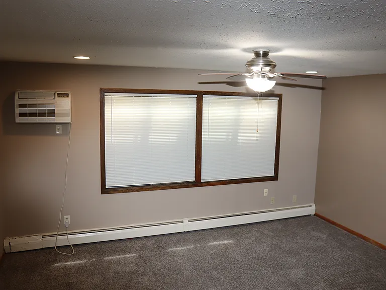 Pleasant Apartments — Photo 22