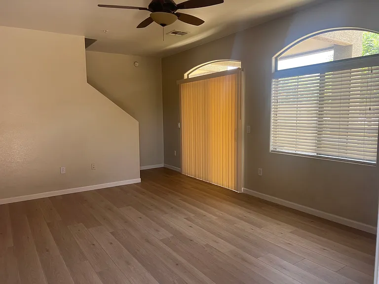 1350 S Greenfield Rd #1032 — Photo 1