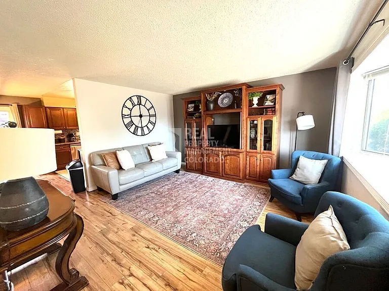 5180 Victory Rd — Photo 2