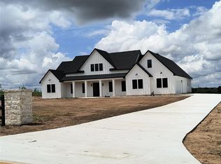 4280 Crestview Ln, Brenham, TX 77833