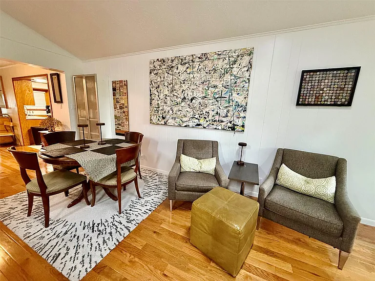 922 Hector Ave — Photo 6