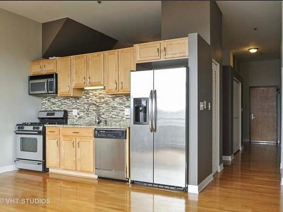 4th image of 1 S Leavitt St Unit 408