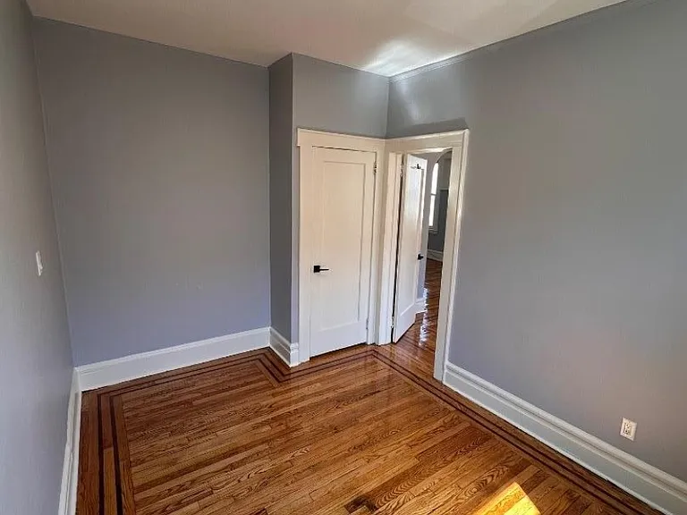 83 Aldine St #2R — Photo 12