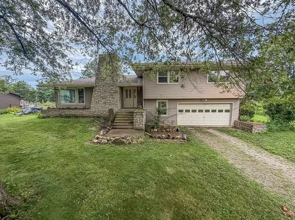 2206 Fogel Rd, Mahomet, IL 61853