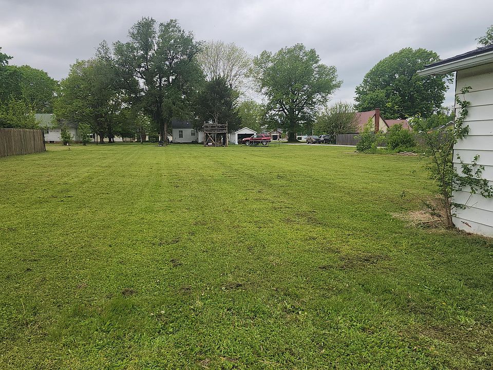 1st image of 207 N Lilly Street