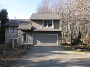 10001 Young Ave NE, Rockford, MI