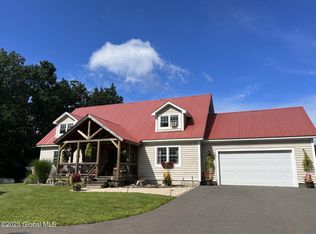 27 Oak Hill Rd, Averill Park, NY 12018