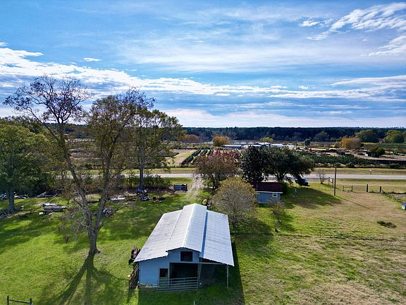 4th image of 2578 Highway 26 W