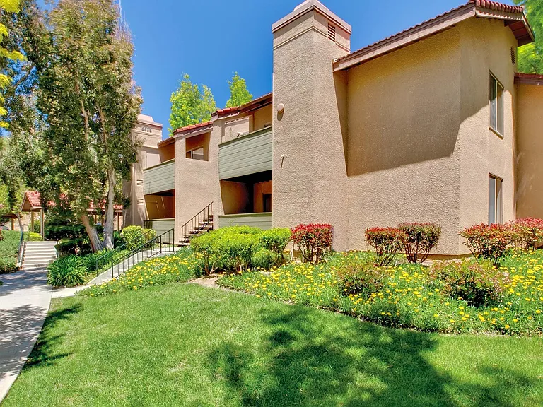 Take a stroll around our gorgeous community