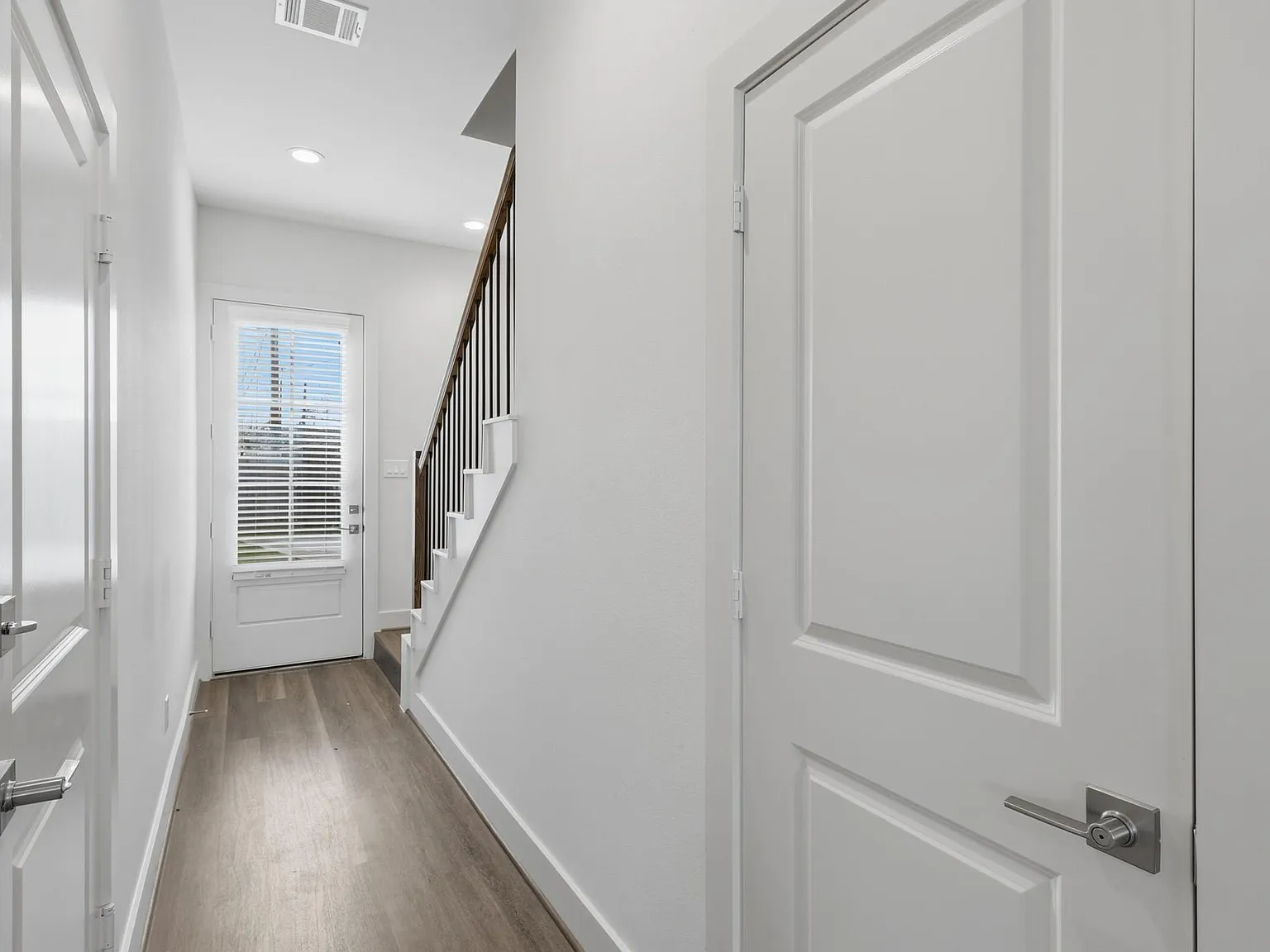 3 bed, 2.5 bath, 1648 sqft, $2,600 — Photo 4