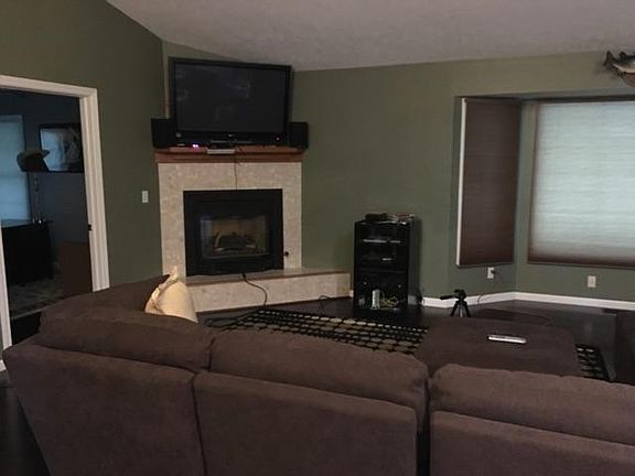 Large open floor plan making for a larger main area