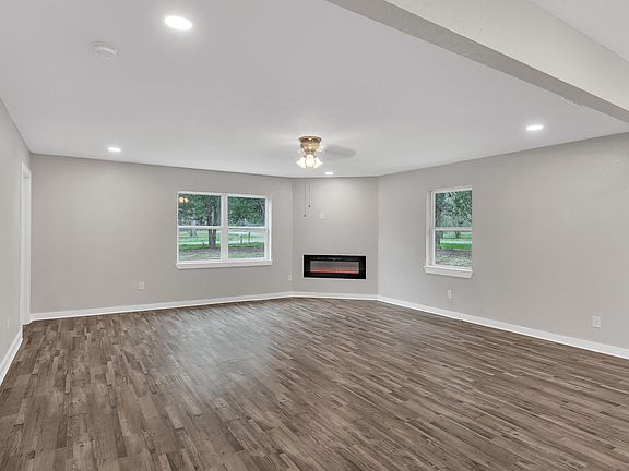 5th image of 1034 Bob White Rd