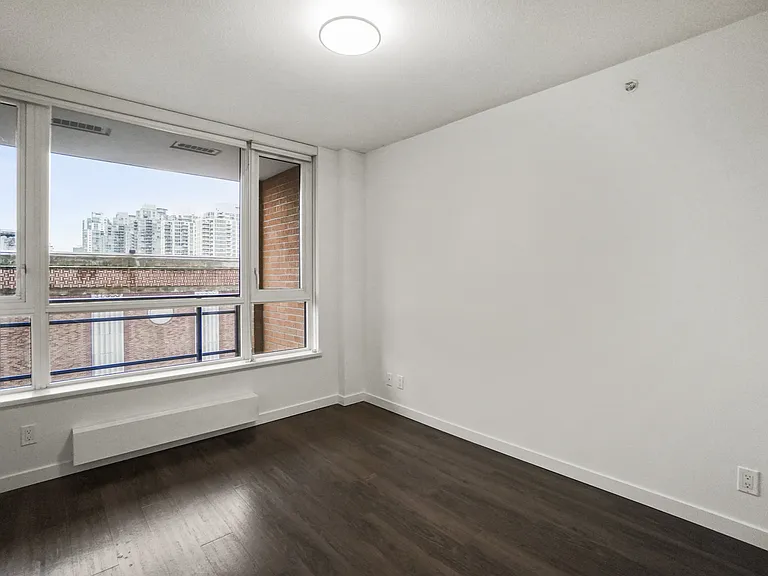 183 Georgia St E — Photo 113