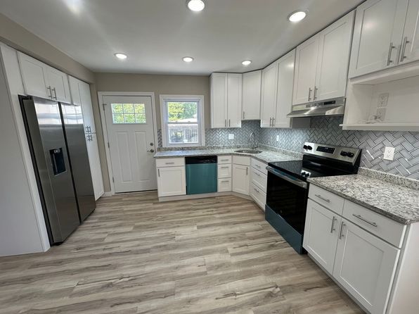 15 Gary Ct #A