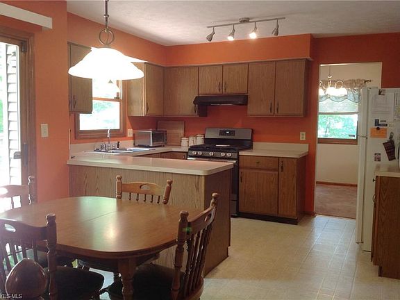 3rd image of 8933 Gettysburg Dr