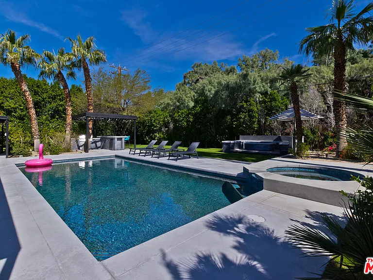 2660 N Farrell Dr — Photo 8