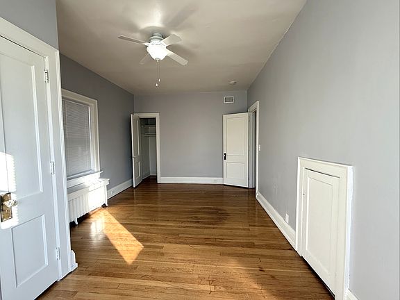 5th image of 3870 Harney St APT 10