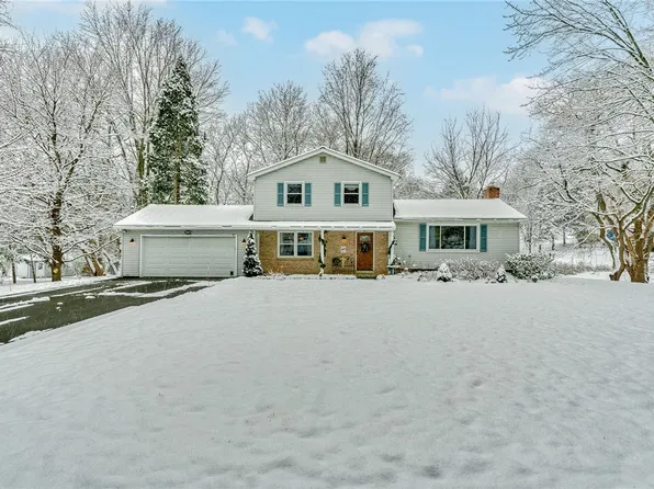 7403 Trillium Trl, Victor, NY 14564