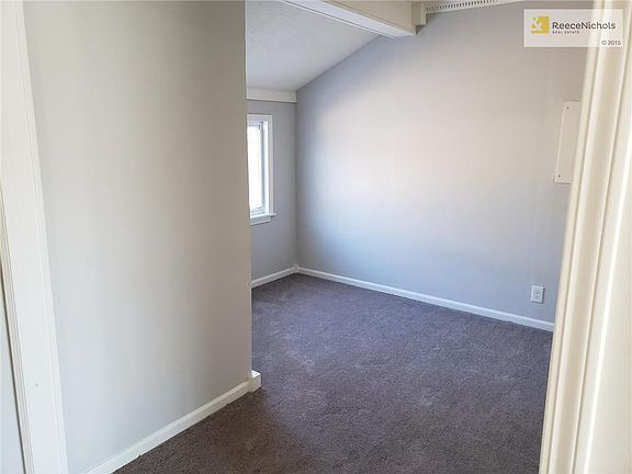 5th image of 2708 NE 45th St