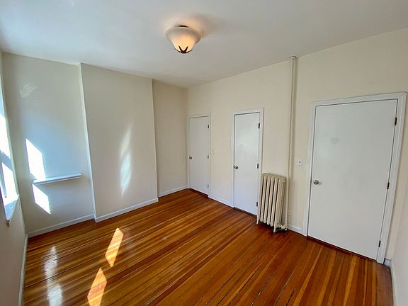 3rd image of 19 Aberdeen St APT 4